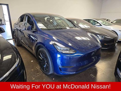 Used 2021 Tesla Model Y Long Range AWD/4WD image 1