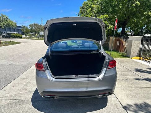 Used 2015 Chrysler 200 Limited FWD image 18