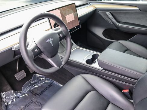 Used 2023 Tesla Model Y AWD image 16
