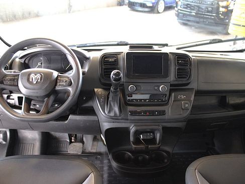 Used 2025 RAM ProMaster 2500 w/ Convenience Group FWD image 9