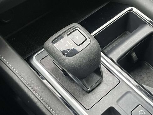 Used 2024 Nissan Pathfinder SV image 30