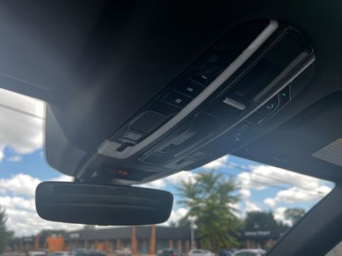 Used 2021 Porsche Cayenne AWD/4WD image 19