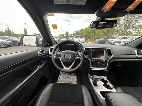 Used 2015 Jeep Grand Cherokee Altitude AWD/4WD image 18