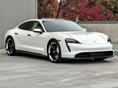 Used 2022 Porsche Taycan 4S image 10