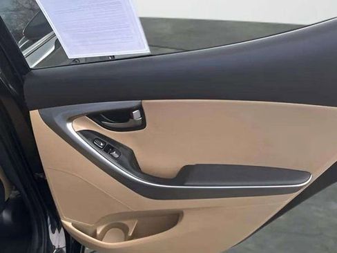 Used 2013 Hyundai Elantra Limited w/ Technology Pkg image 10