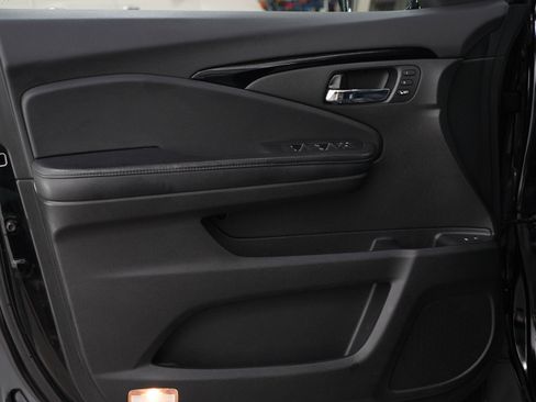 Used 2016 Honda Pilot Touring image 23