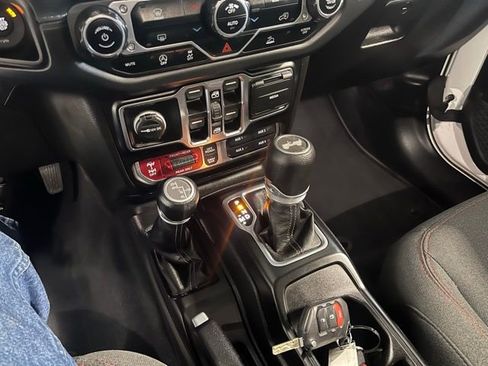 Used 2024 Jeep Wrangler Unlimited Rubicon image 28