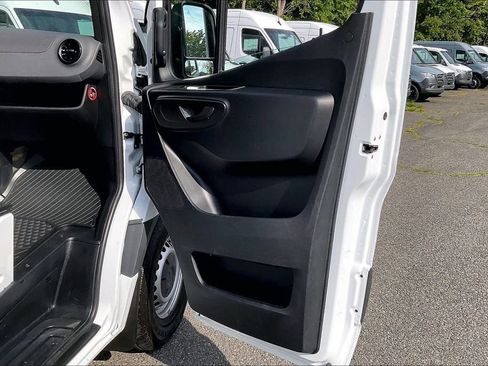 Used 2021 Mercedes-Benz Sprinter 2500 image 15