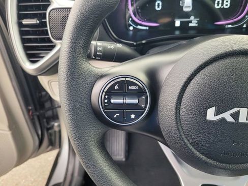 Used 2025 Kia Soul LX FWD image 20