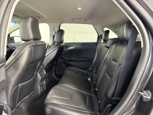 Used 2020 Ford Edge Titanium w/ Class II Trailer Tow Package AWD/4WD image 22