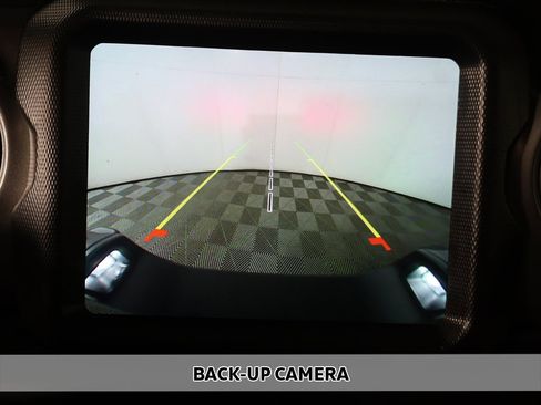 Used 2023 Jeep Gladiator Sport image 3