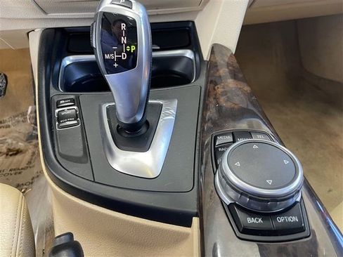 Used 2015 BMW 320i xDrive Sedan image 15