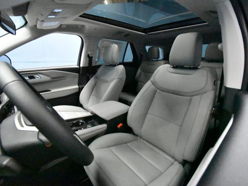 New 2026 Ford Explorer Active w/ Active Comfort Package image 20