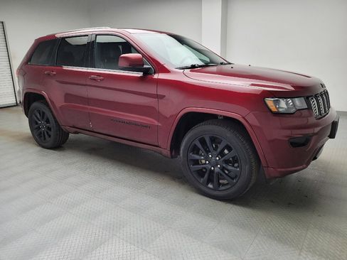 Used 2019 Jeep Grand Cherokee Altitude image 11