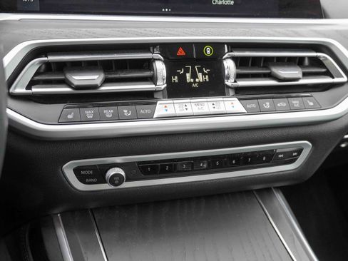 Certified 2022 BMW X7 xDrive40i w/ Premium Package image 28