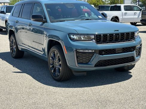 New 2026 Jeep Grand Cherokee L Limited AWD/4WD image 9
