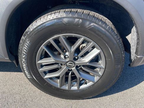 Used 2023 Nissan Rogue S FWD image 12