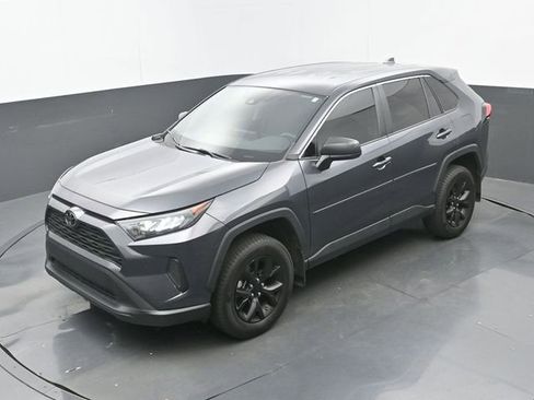 Used 2022 Toyota RAV4 LE FWD image 16