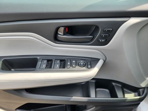 Used 2024 Honda Odyssey EX-L image 15