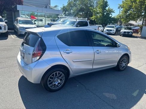 Used 2016 Toyota Prius C Two FWD image 9