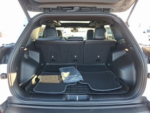 Certified 2021 Jeep Cherokee Latitude Lux 80th Anniv w/ Quick Order Package 26U 80TH image 30