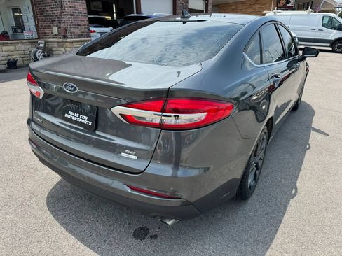 Used 2020 Ford Fusion SE FWD image 14