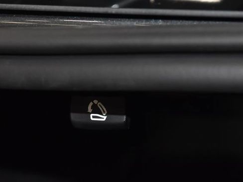 Used 2024 Volkswagen Jetta SE image 33