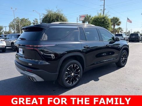Used 2025 Chevrolet Traverse LT w/ Sun and Wheel Package FWD image 6
