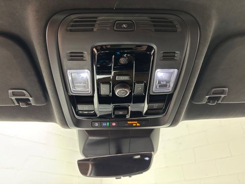 Used 2025 Cadillac Escalade Sport Platinum image 12