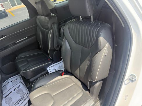 Used 2023 Hyundai Palisade Limited w/ Cargo Package FWD image 15