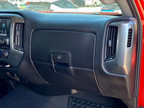 Used 2019 Chevrolet Silverado 1500 LT w/ Texas Edition AWD/4WD image 17