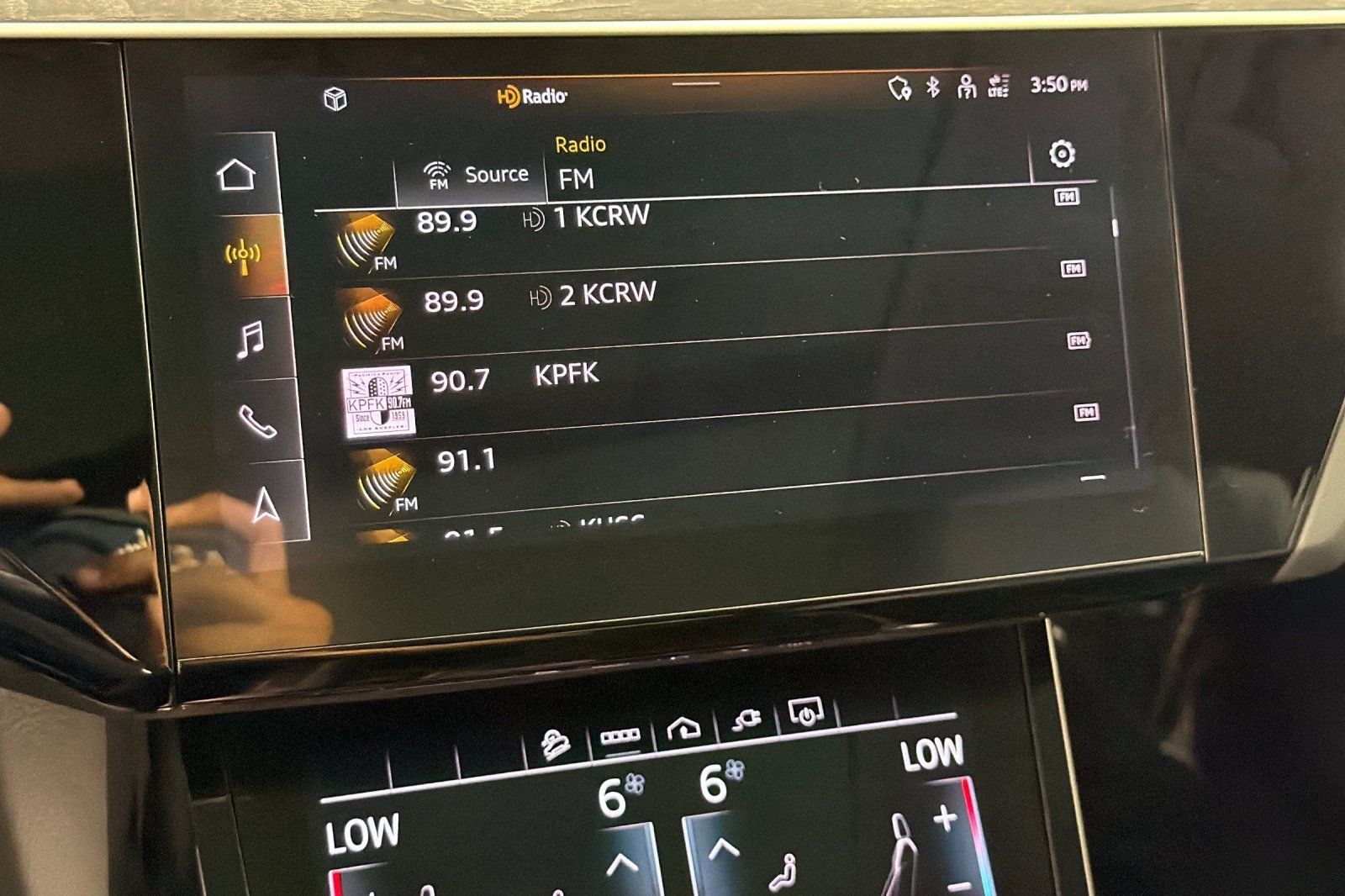 Used 2024 Audi Q8 e-tron Premium AWD/4WD image 17
