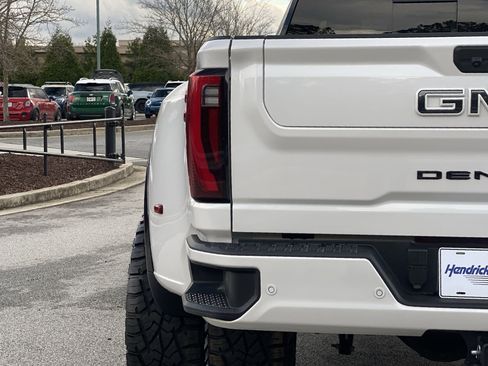 Used 2025 GMC Sierra 3500 Denali Ultimate image 21