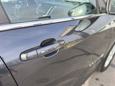 Used 2023 Chevrolet Equinox LT image 15