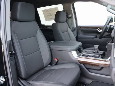 New 2026 GMC Sierra 1500 Elevation image 18