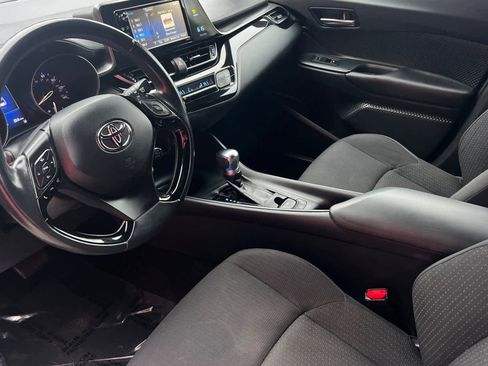 Used 2018 Toyota C-HR XLE image 12