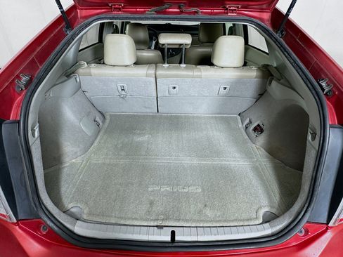 Used 2013 Toyota Prius Four w/ Deluxe Solar Roof Pkg FWD image 28