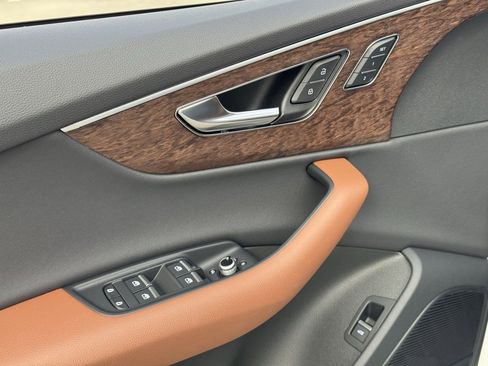 Used 2025 Audi Q7 2.0T Premium w/ Convenience Plus Package image 21