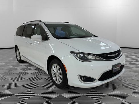 Used 2018 Chrysler Pacifica Touring-L w/ Advanced Safetytec Group FWD image 7