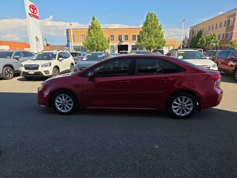 Used 2021 Toyota Corolla LE w/ LE Premium Package FWD image 5