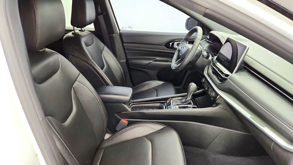 Used 2024 Jeep Compass Limited w/ High Altitude Package AWD/4WD image 22