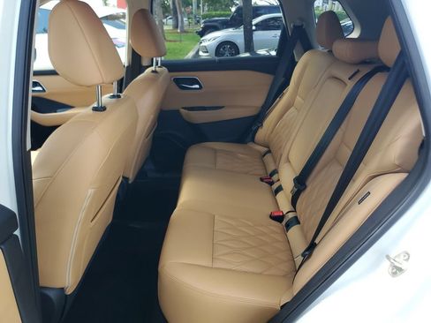 Certified 2023 Nissan Rogue Platinum w/ Platinum Premium Package AWD/4WD image 11