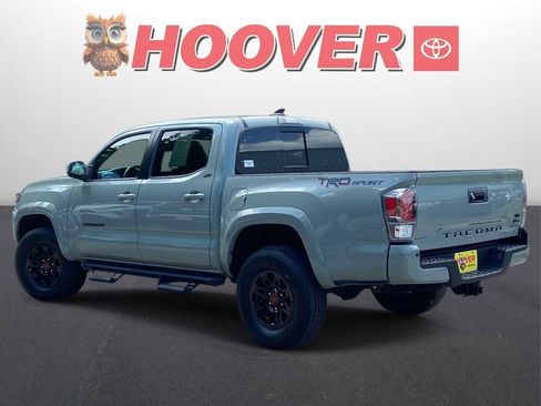 Used 2022 Toyota Tacoma TRD Sport w/ Technology Package RWD image 9