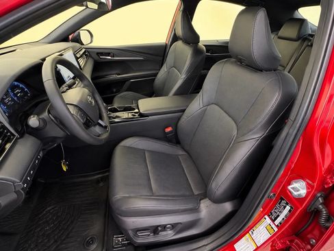 Used 2025 Toyota Camry XSE FWD image 11