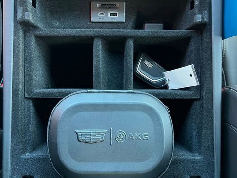 Used 2024 Cadillac Escalade ESV Premium Luxury Platinum image 59