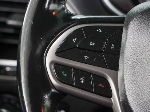 Used 2021 Jeep Cherokee Latitude Plus FWD image 13