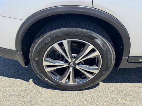 Used 2017 Nissan Rogue SL FWD image 38