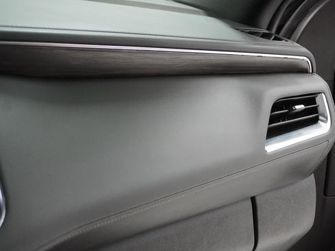 Used 2024 Chevrolet Tahoe Z71 w/ Luxury Package image 35