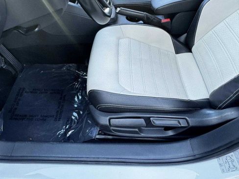 Used 2016 Volkswagen Jetta Sport image 14