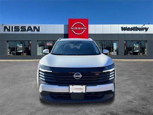 Used 2025 Nissan Kicks SR image 2